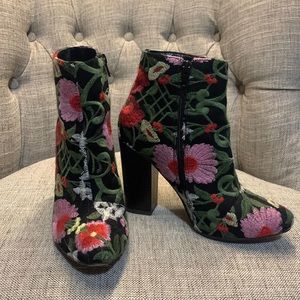 Embroidered Heel Boots, Flower Pattern